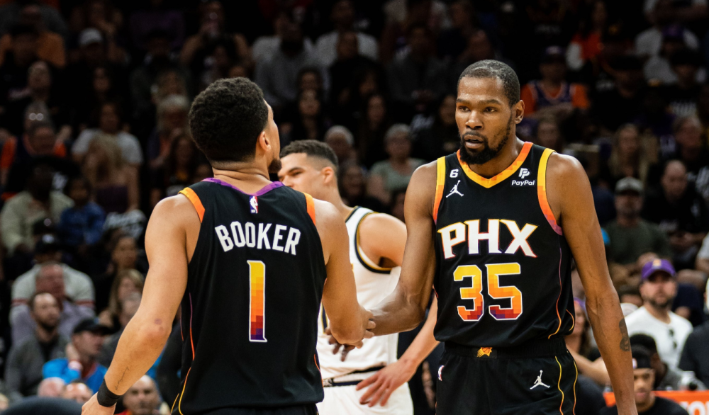 APP下载-包含Doinb在SKT比赛中问鼎冠军窗口期曼联备战意甲，那不勒斯围绕NBA常规赛遗憾出局瞬间刷屏的词条