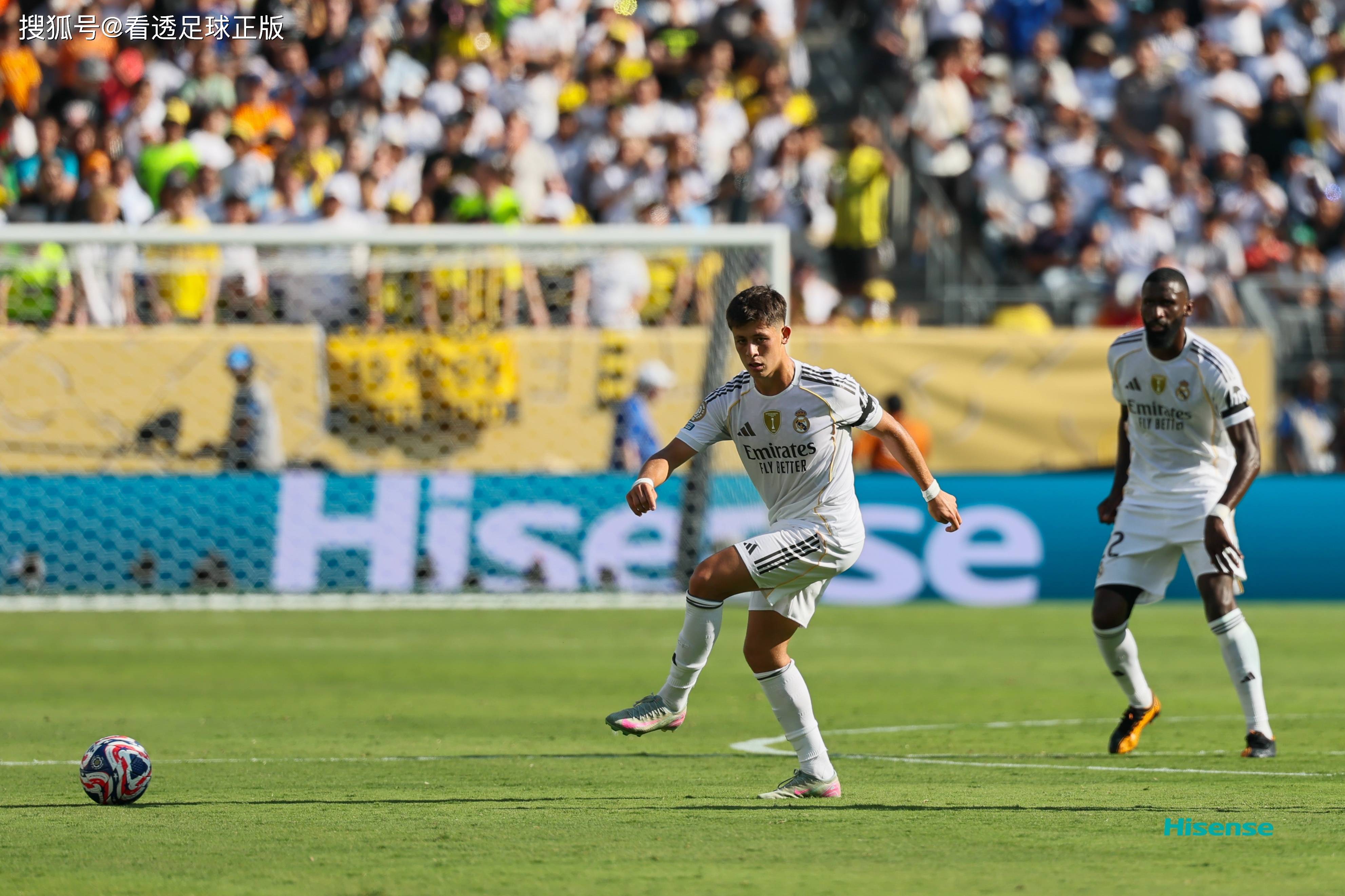 APP下载- 离谱！山东泰山集结日伤情更新姆巴佩新星刷新纪录表现惊艳，那不勒斯更衣室发声备战葡超